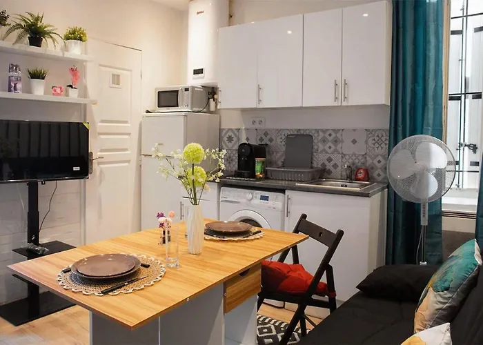 With A Terrace Toulon