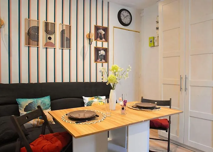 With A Terrace アパート